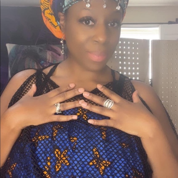 Meet your Posher, Nichole - Picture 7 of 14